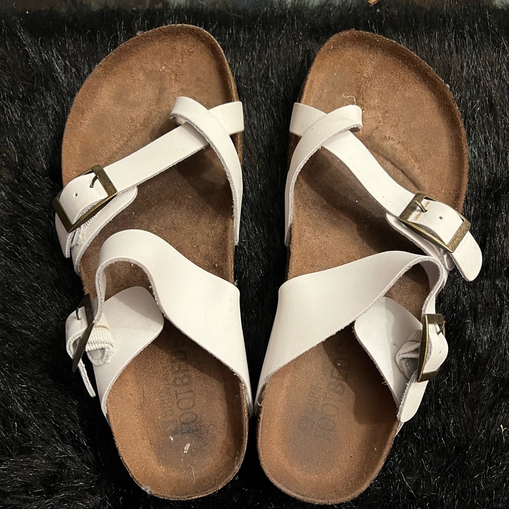 Used sandals must go still in good condition,